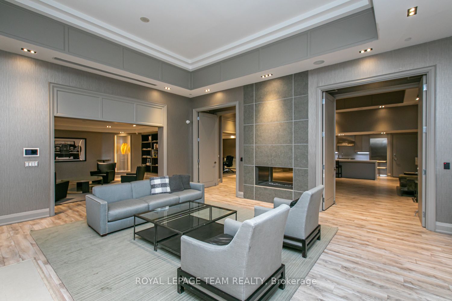 111 Champagne Avenue S, #906