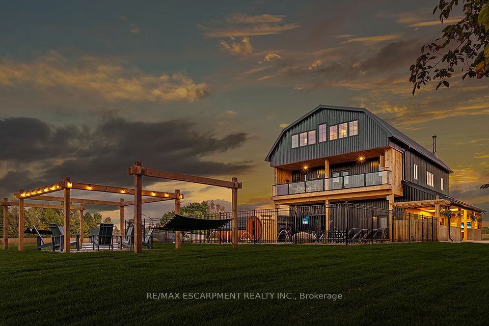402075 Grey Road 17