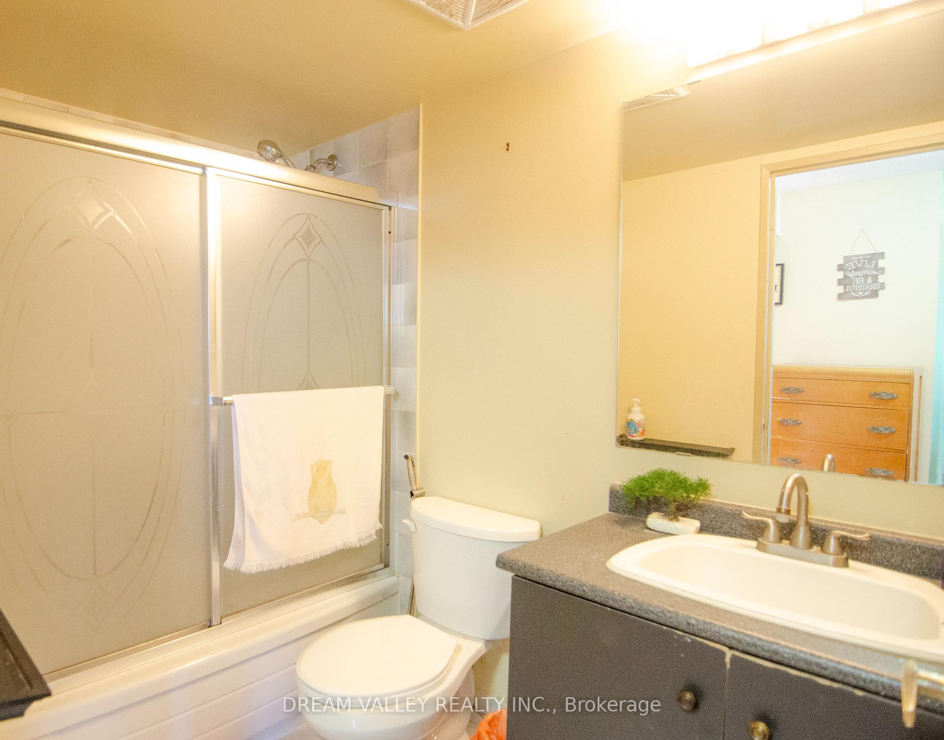 2 Bedrooms Condo at 3233 Eglinton, Toronto For sale