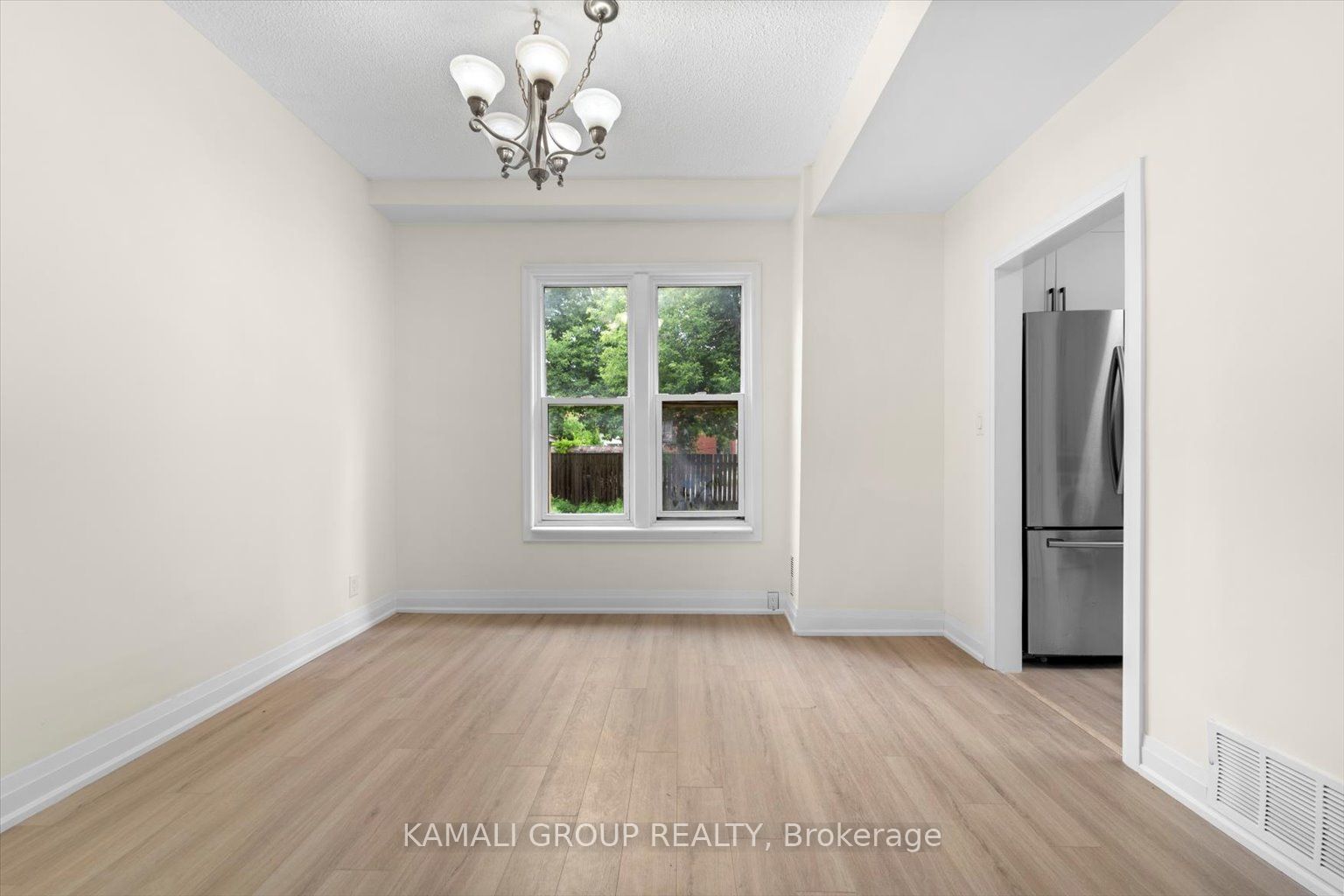 254 Bruce Street, #Main