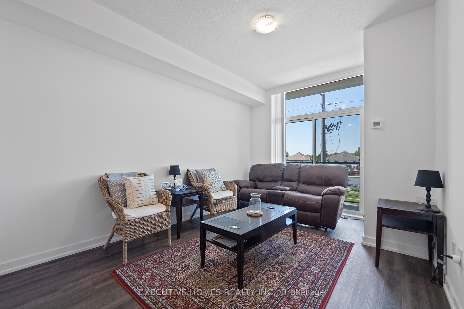 2 Bedrooms Condo at 450 Dundas, Hamilton For sale