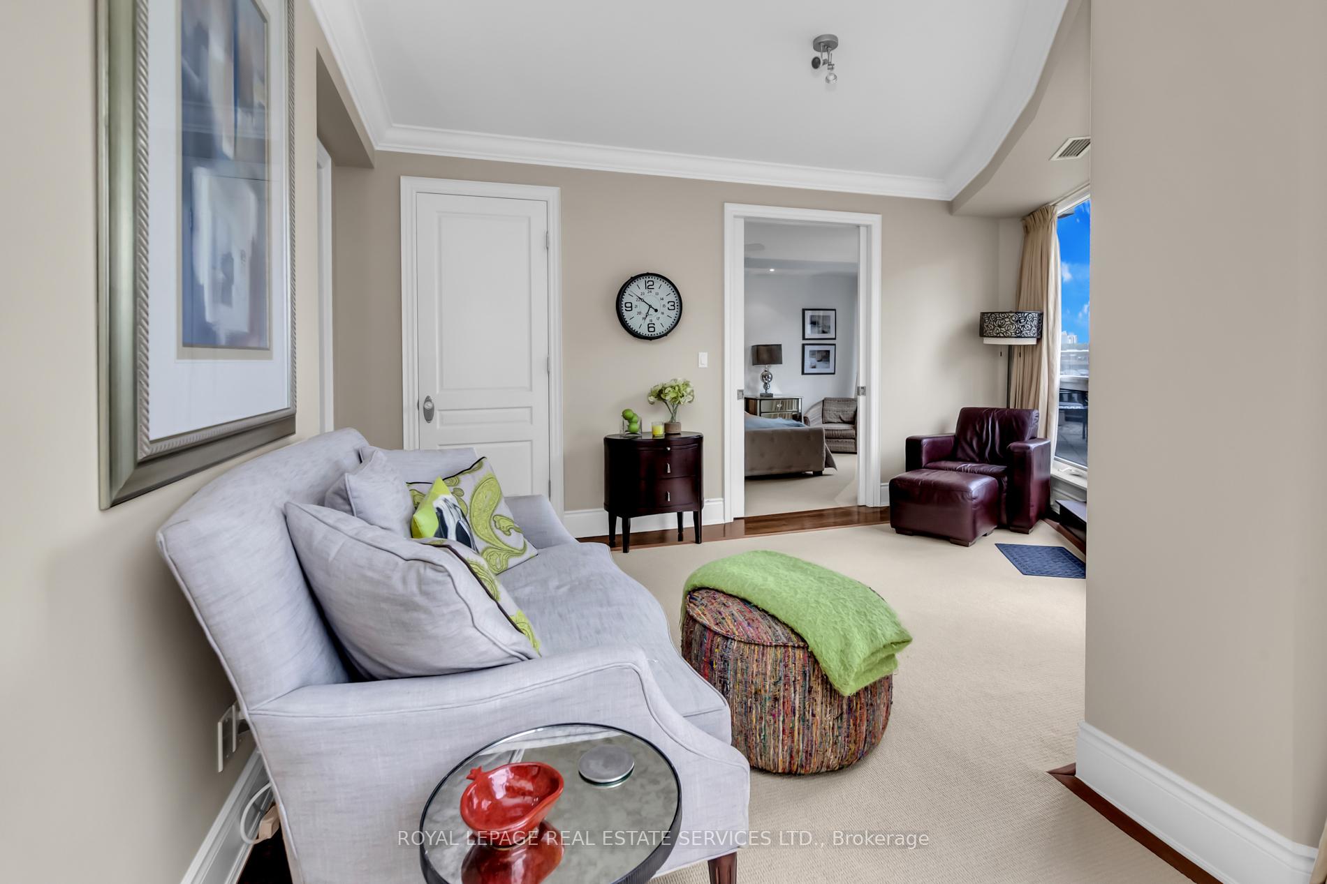 3 Bedrooms Condo at 10 Bellair, Toronto For sale