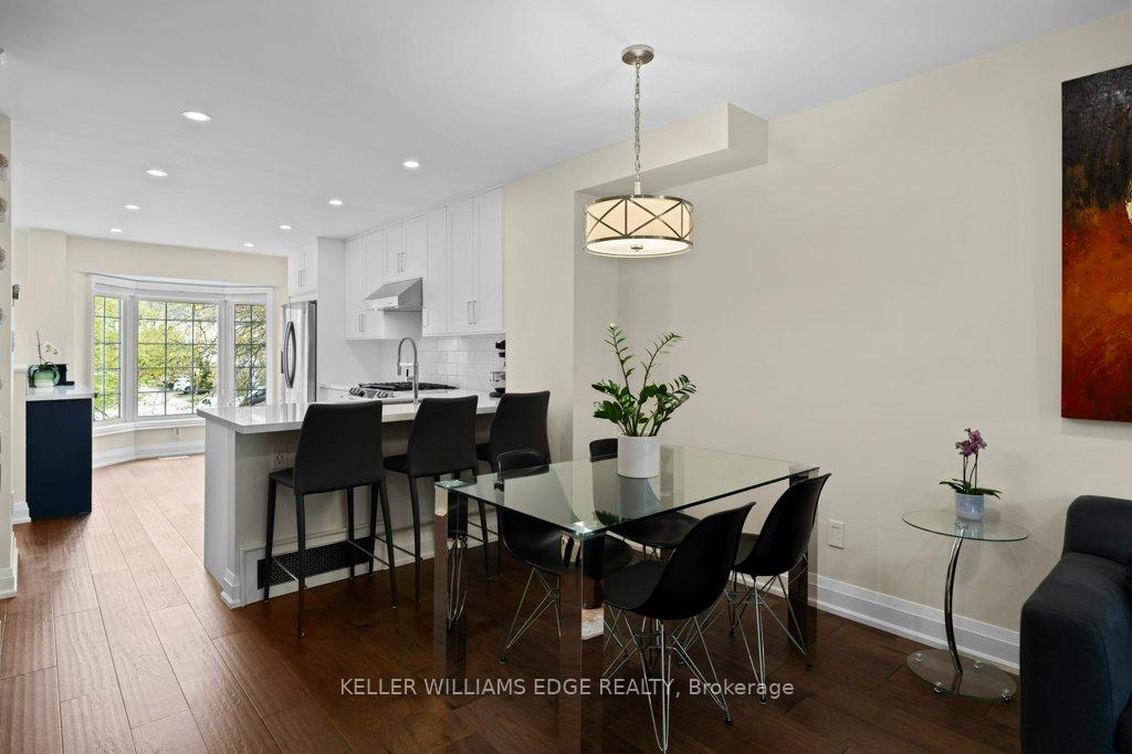 2 Bedrooms Condo at 3480 Upper Middle, Burlington For sale