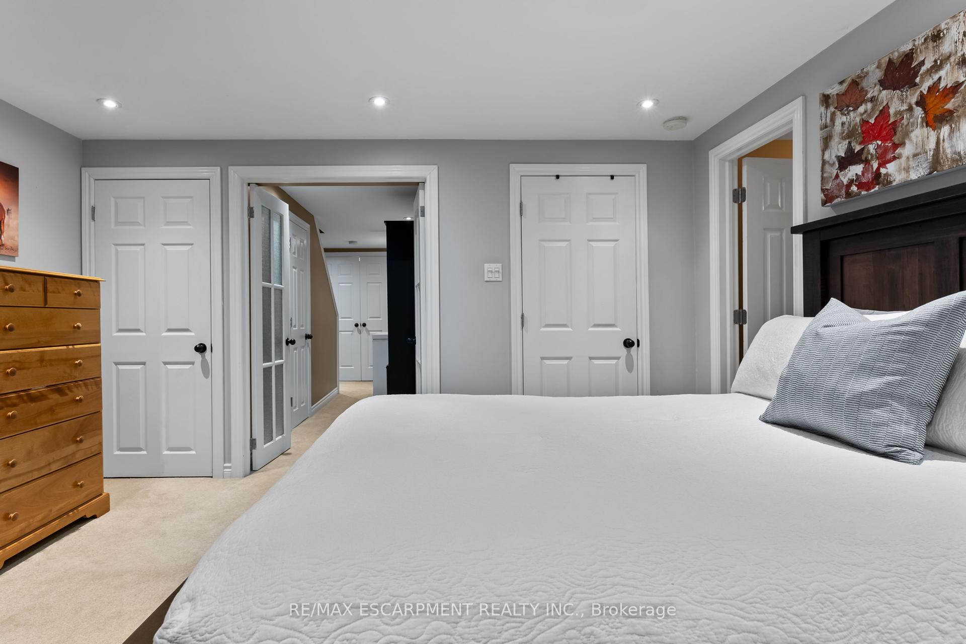 3 Bedrooms Condo at 79 Braeheid,  Hamilton For sale