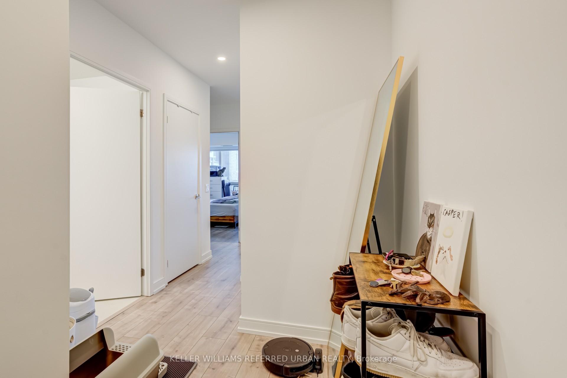 2 Bedrooms Condo at 30 Samuel Wood, Toronto For sale