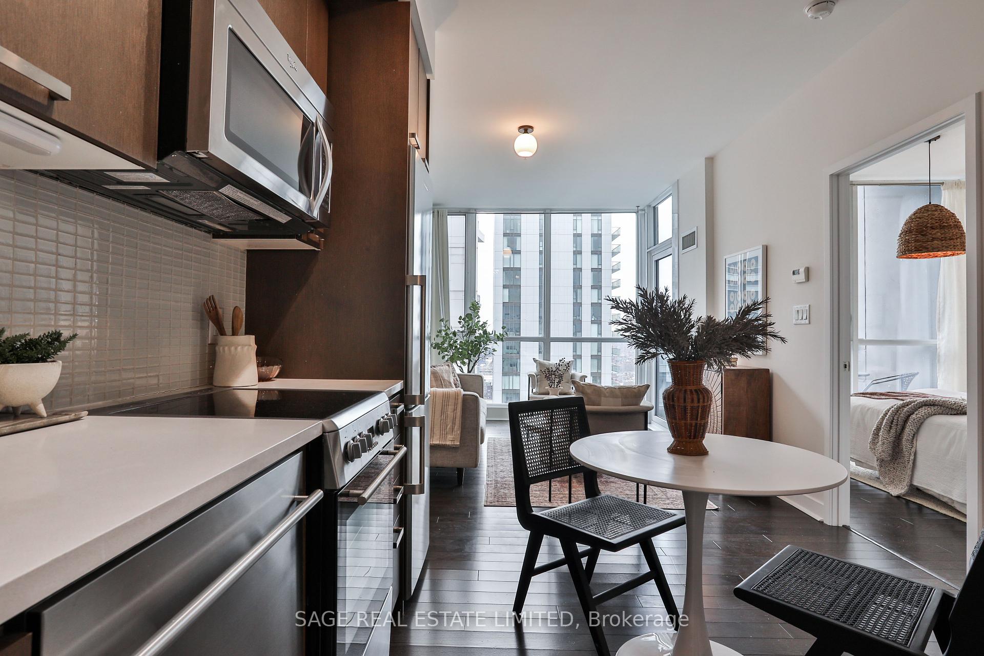 1 Bedroom Condo at 295 Adelaide,  Toronto For sale