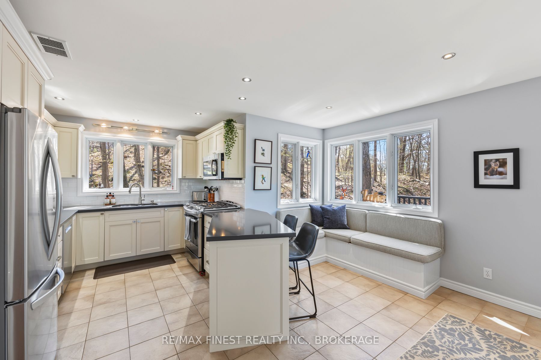 1150 Deer Park Lane