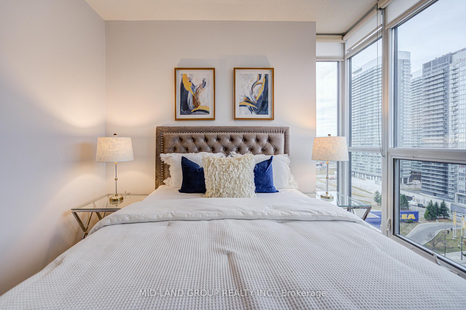 3 Bedrooms Condo at 29 Singer,  Toronto For sale