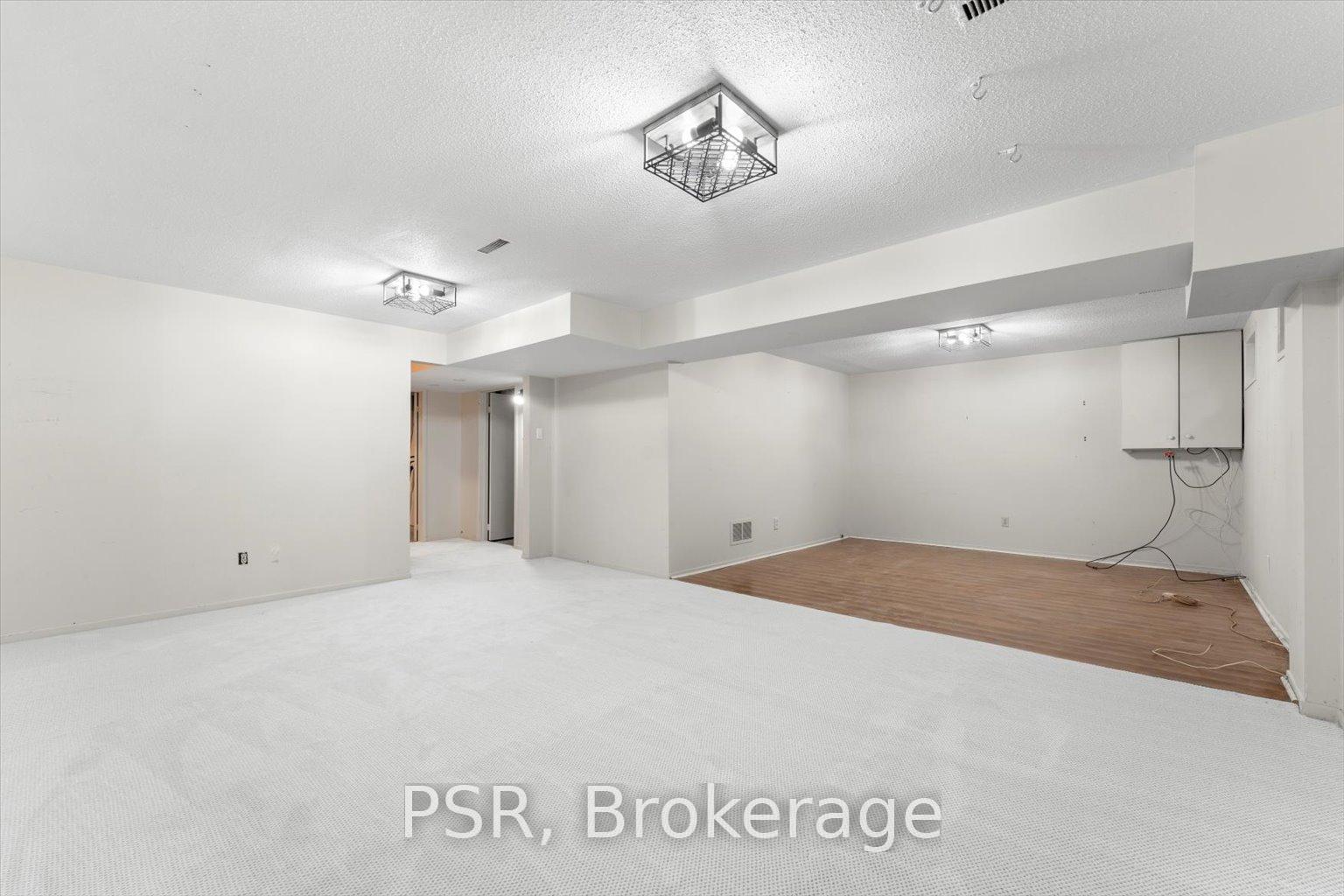 4 Bedrooms Condo at 42 Crimson Millway, Toronto For sale