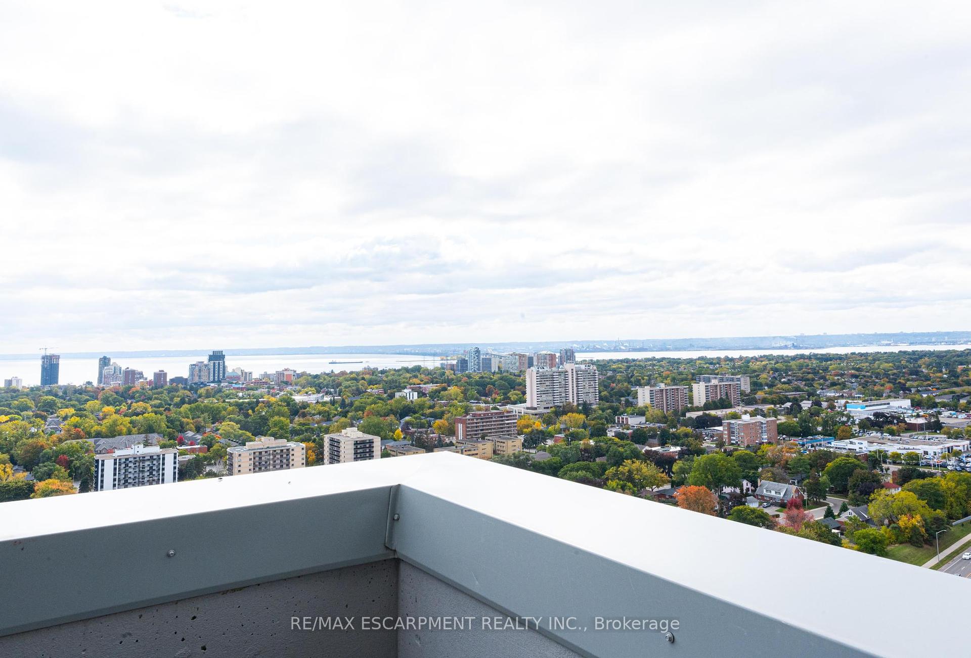1 Bedroom Condo at 2087 Fairview, Burlington For sale