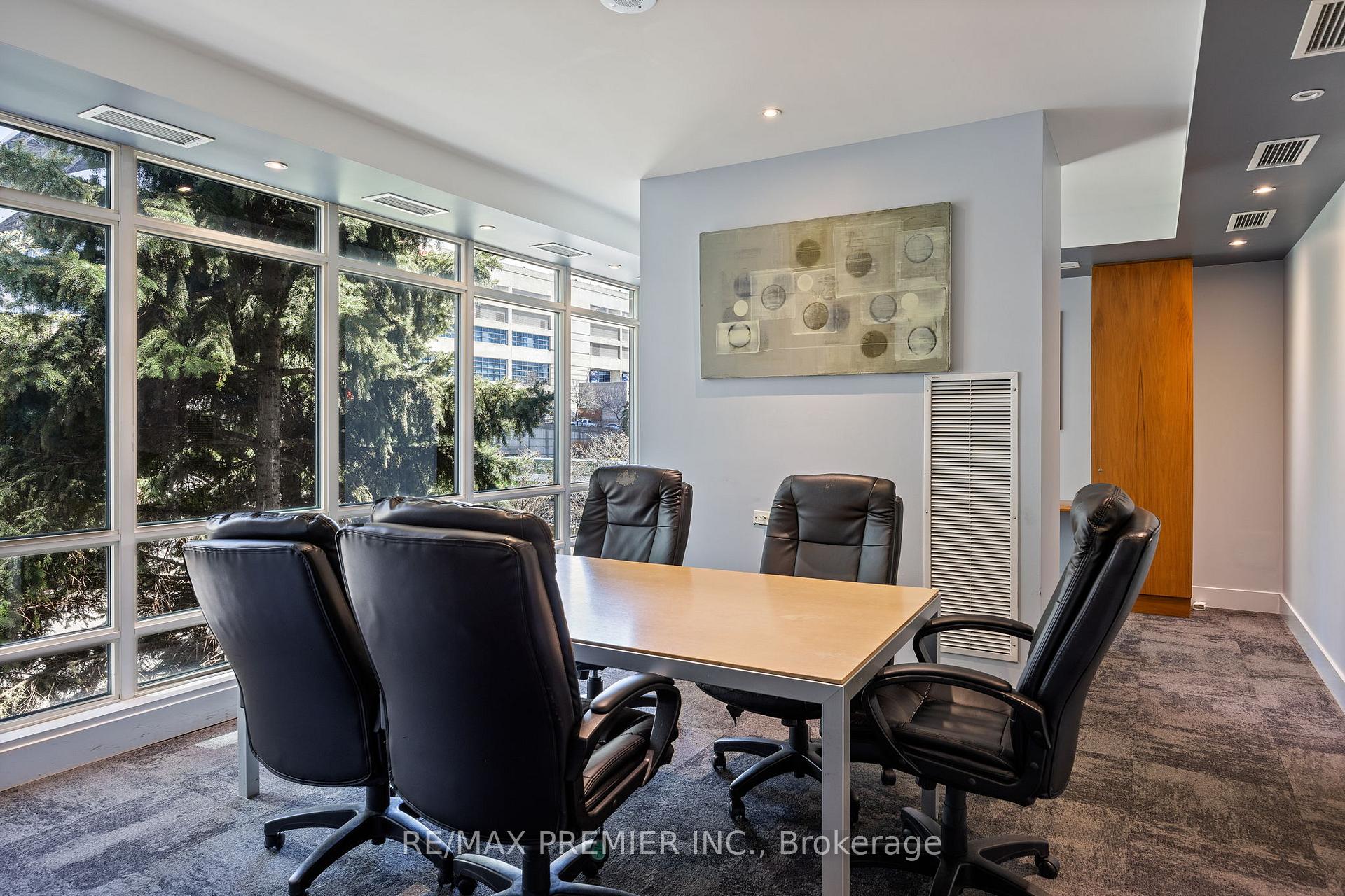 2 Bedrooms Condo at 381 Front,  Toronto For sale