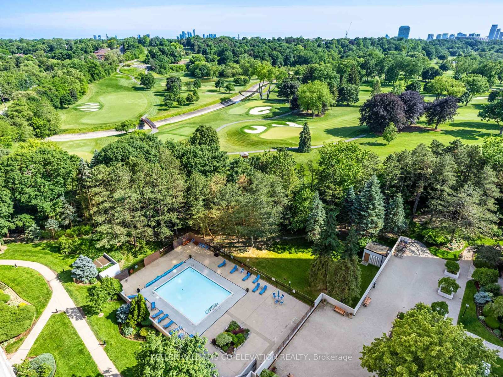 3 Bedrooms Condo at 250 Scarlett, Toronto For sale