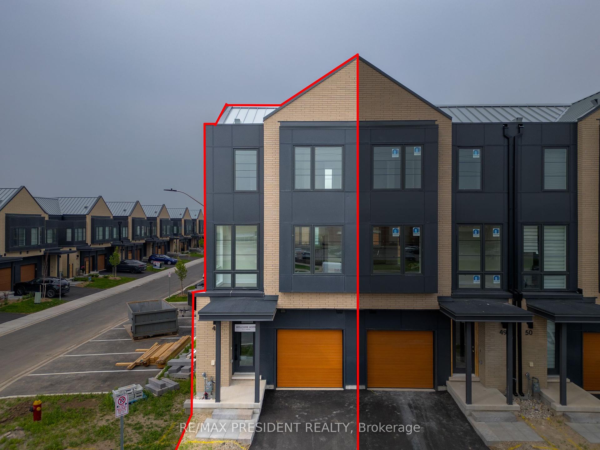 3 Bedrooms Condo at 2273 Turnberry, Burlington For sale