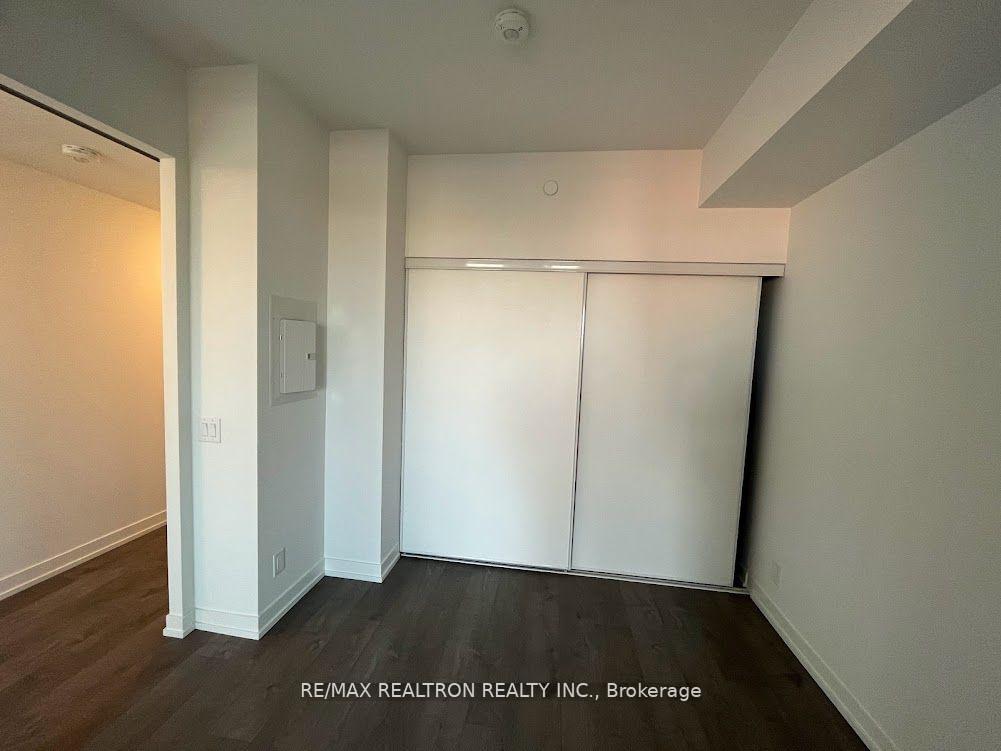1 Bedroom Condo at 270 Dufferin, Toronto For sale