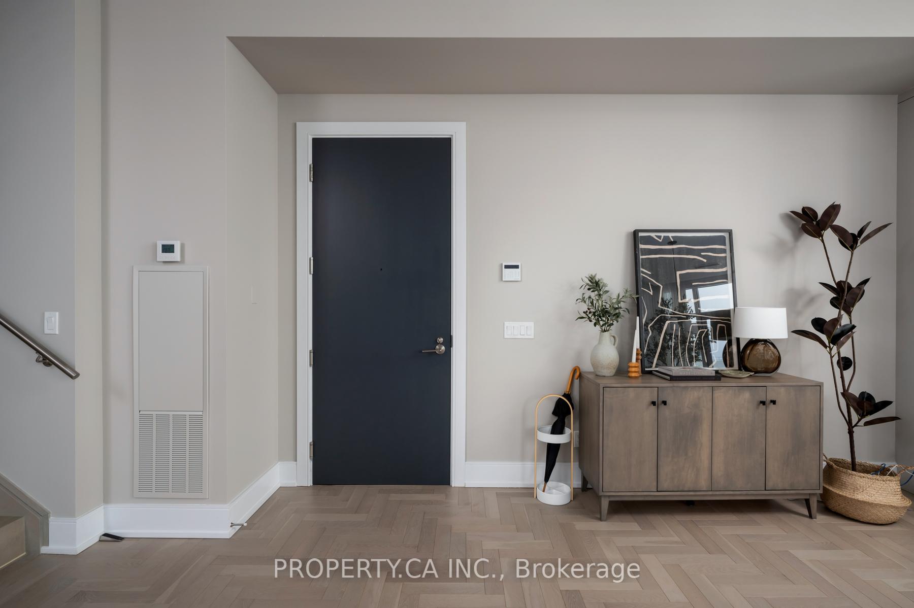 3 Bedrooms Condo at 1 Edgewater, Toronto For sale