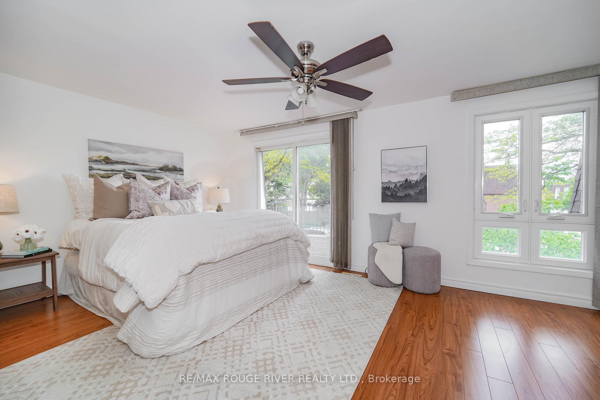 3 Bedrooms Condo at 100 Bridletowne, Toronto For sale