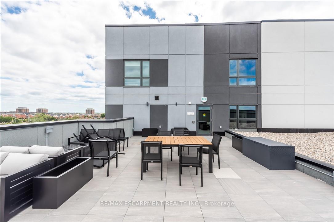 2 Bedrooms Condo at 50 KAITTING, Oakville For sale