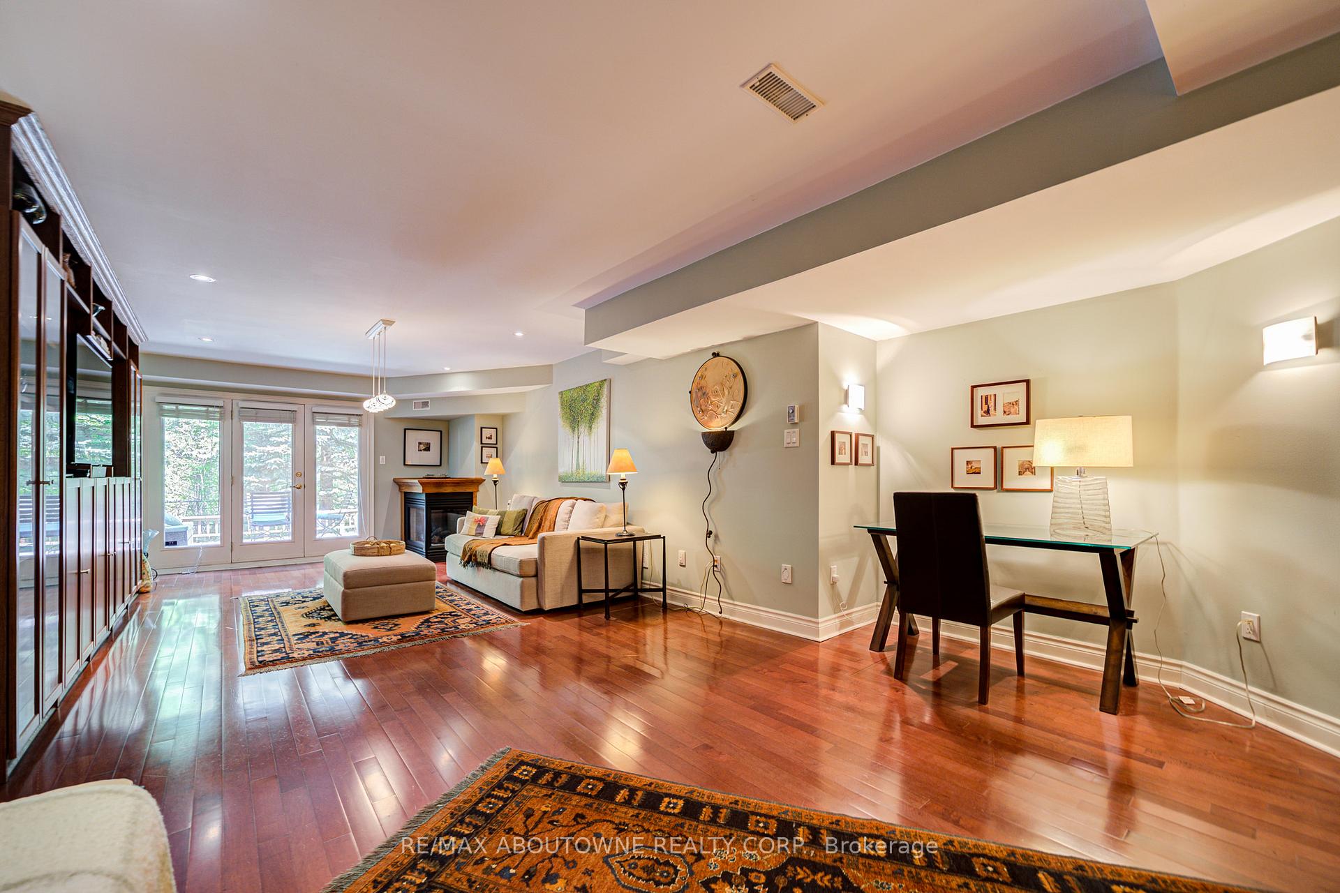 2 Bedrooms Condo at 1169 Dorval, Oakville For sale