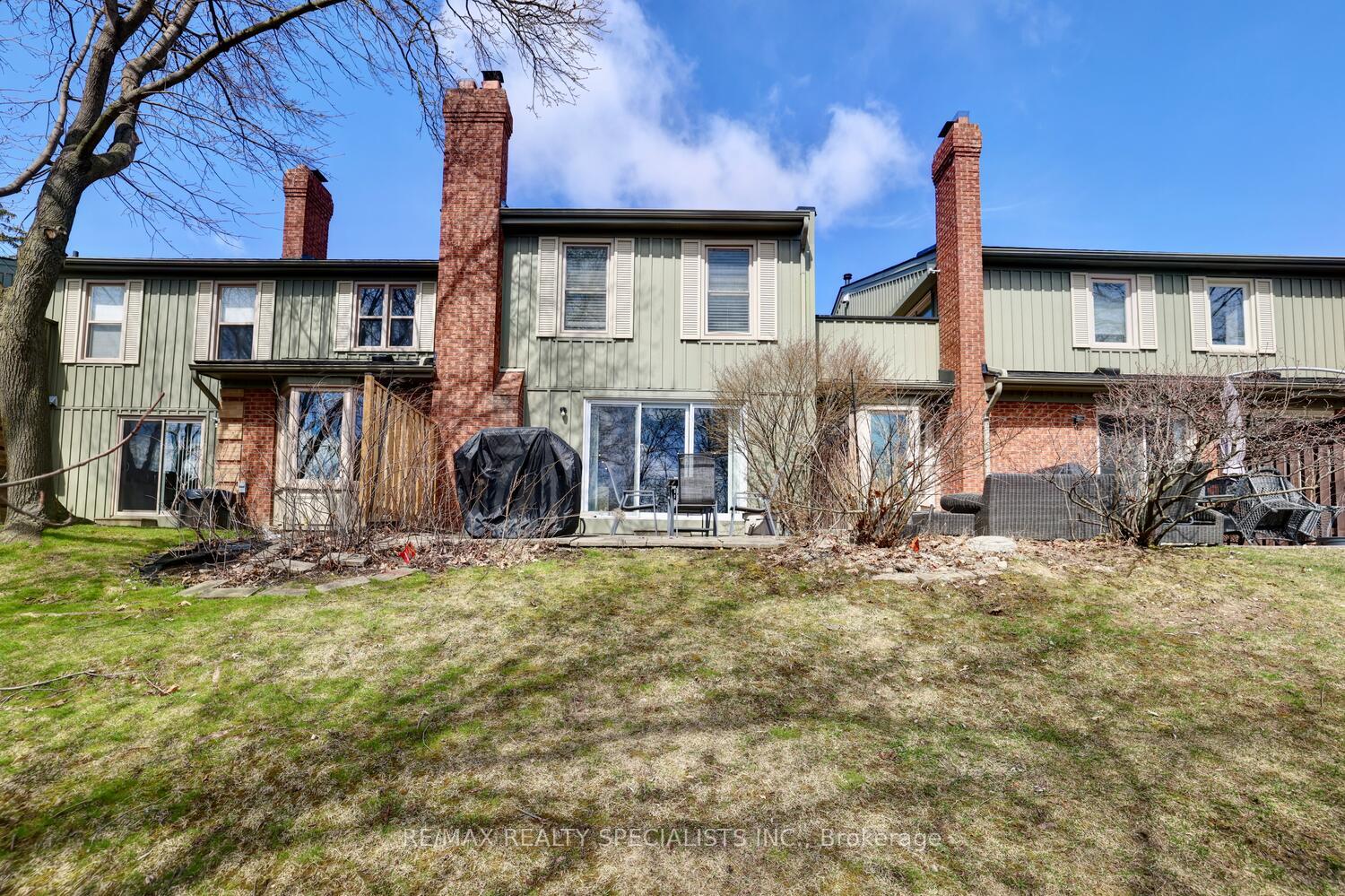3 Bedrooms Condo at 3265 South Millway, Mississauga For sale