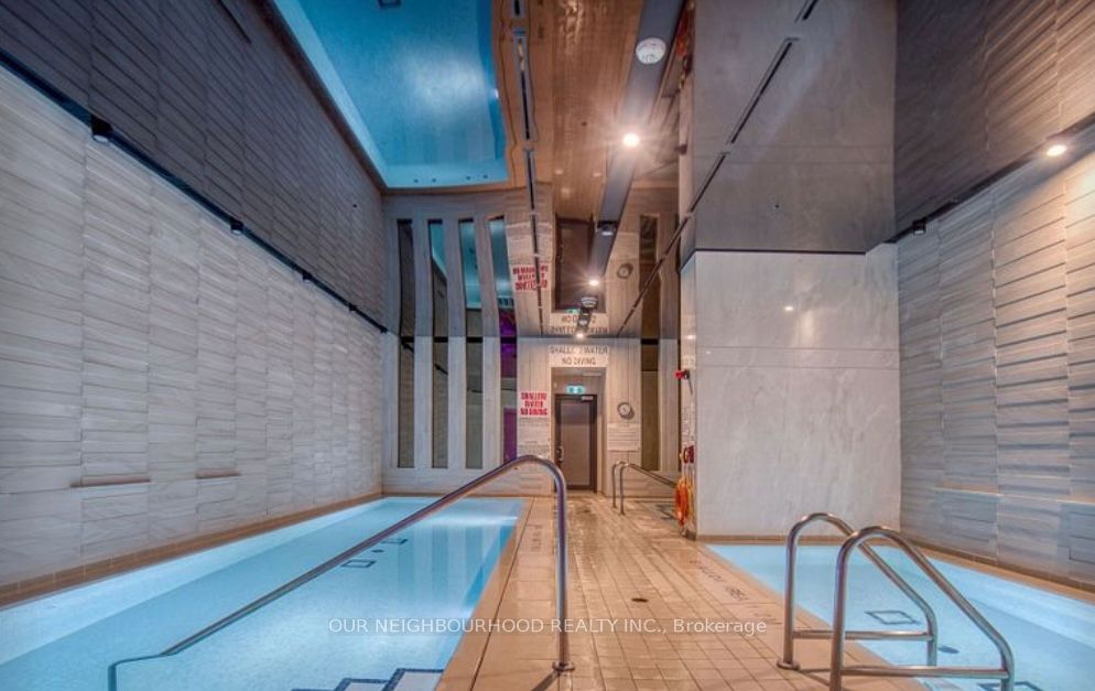 19 Bathurst Street, #2111