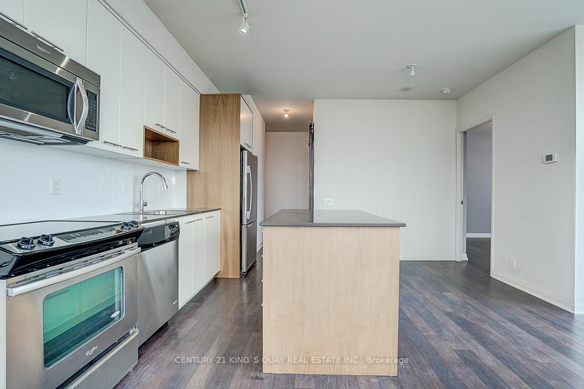 2 Bedrooms Condo at 5 Valhalla Inn, Toronto For sale