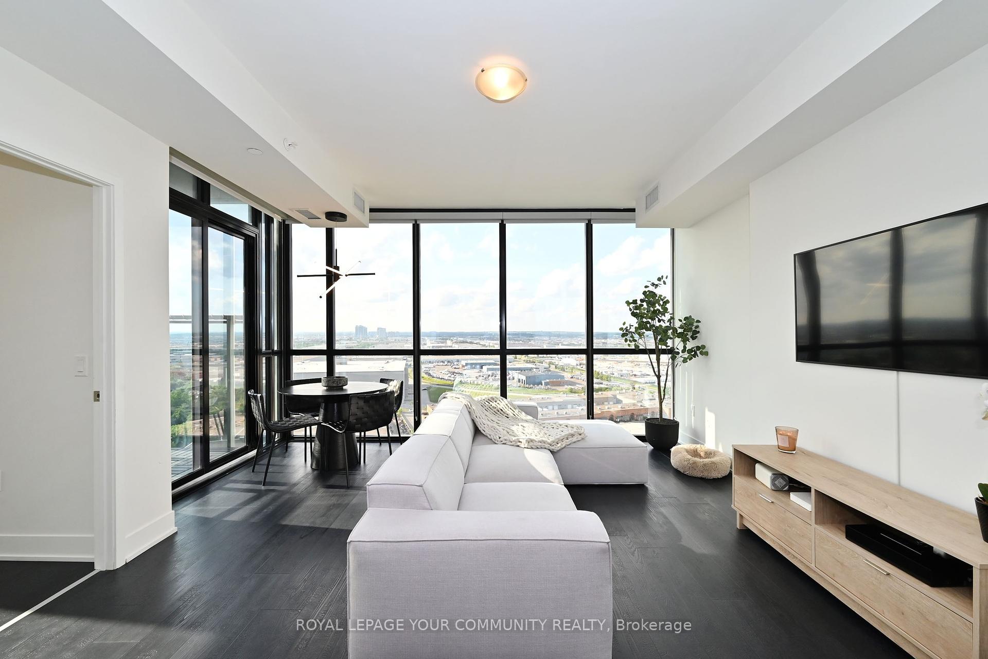 2 Bedrooms Condo at 2908 Highway 7, Vaughan For sale