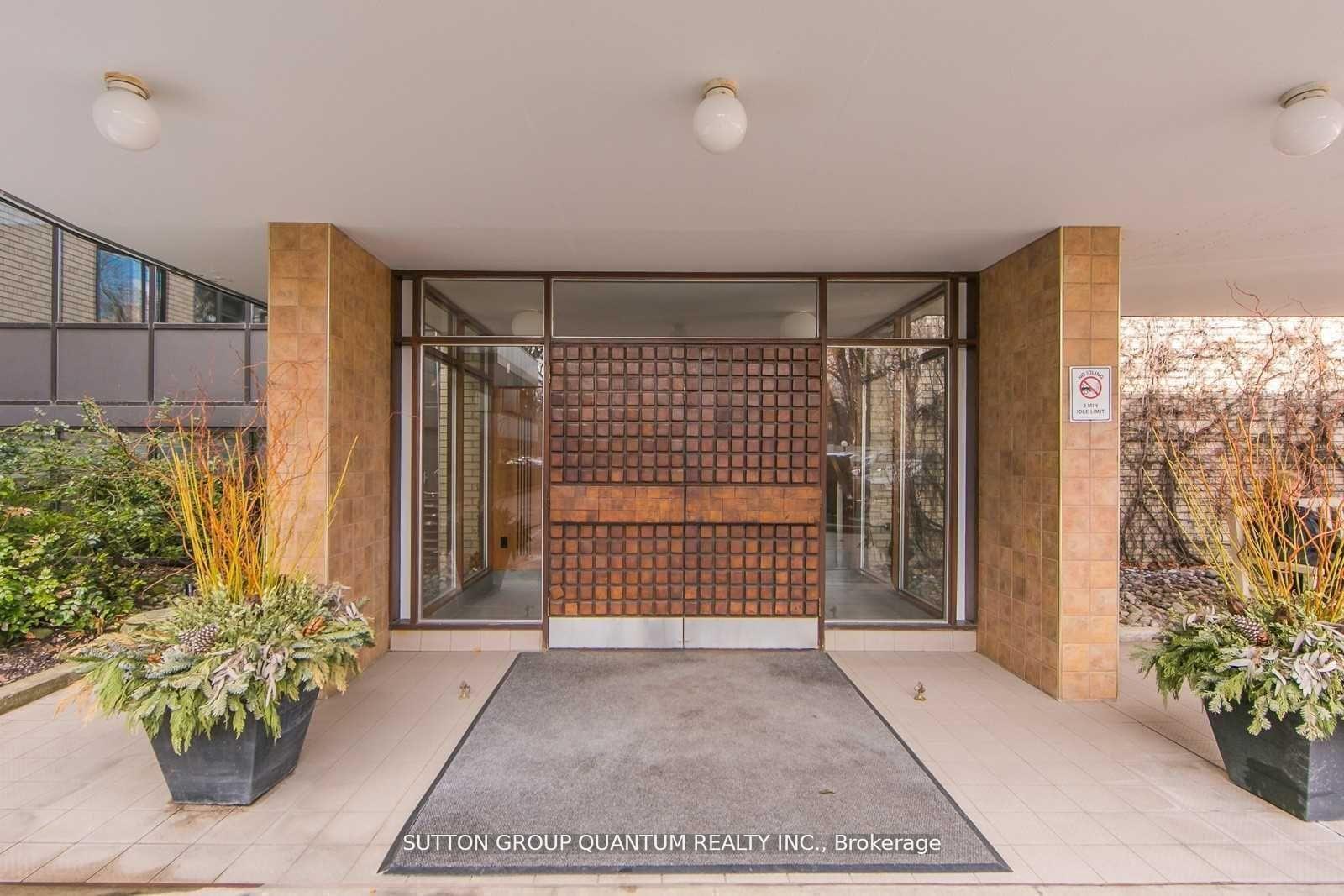 2 Bedrooms Co-op at 16 Rosedale, Toronto For sale