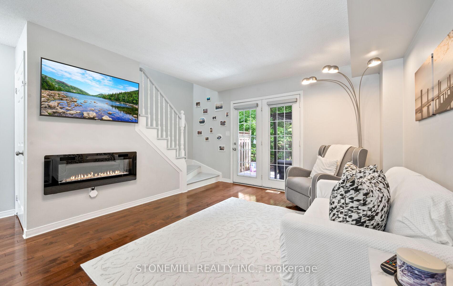 2 Bedrooms Condo at 4200 Kilmer, Burlington For sale