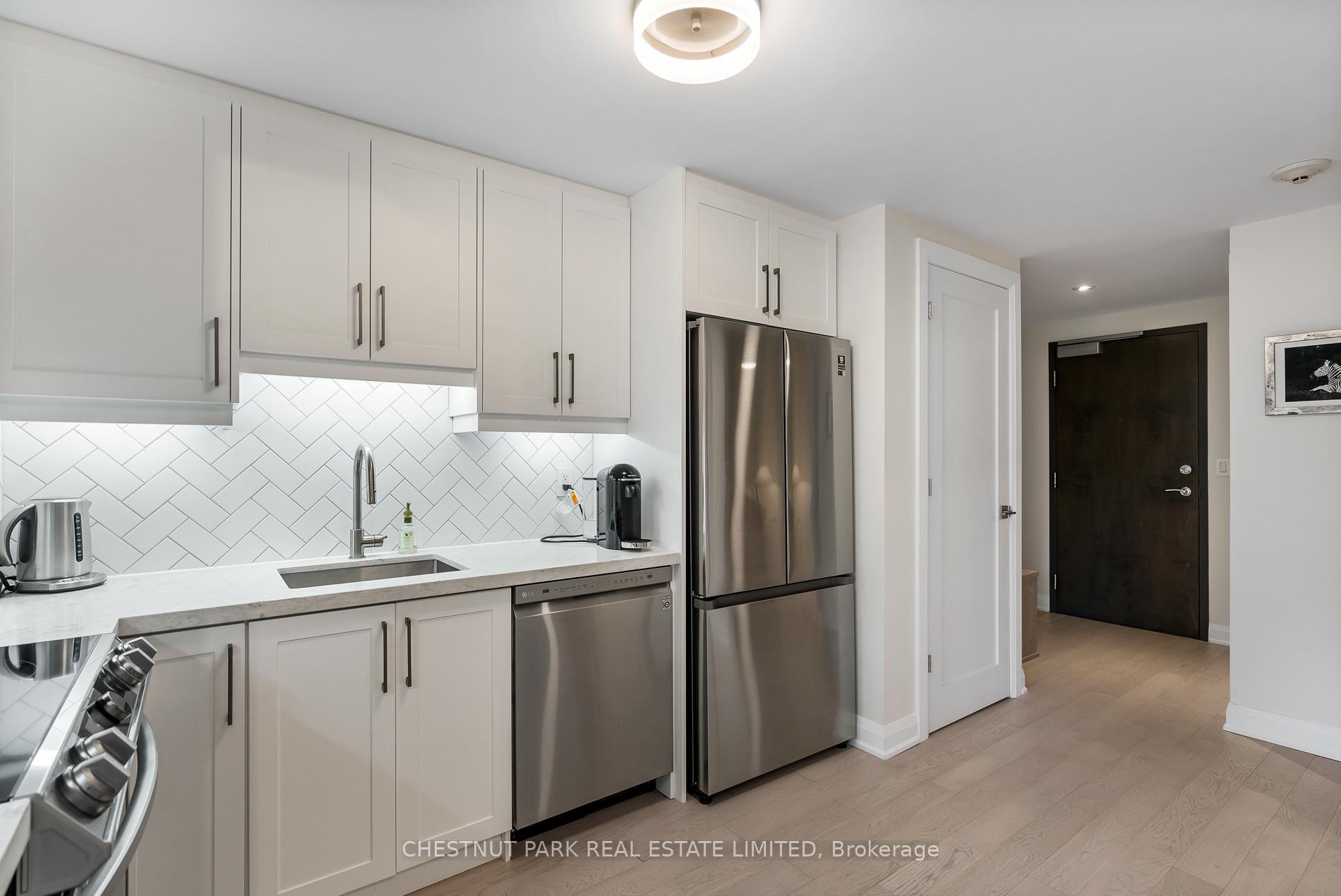 2 Bedrooms Condo at 285 Mutual, Toronto For sale