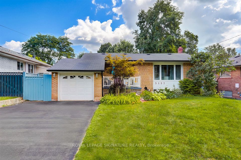 3157 The Credit Woodlands, Mississauga, ON L5C 2J2