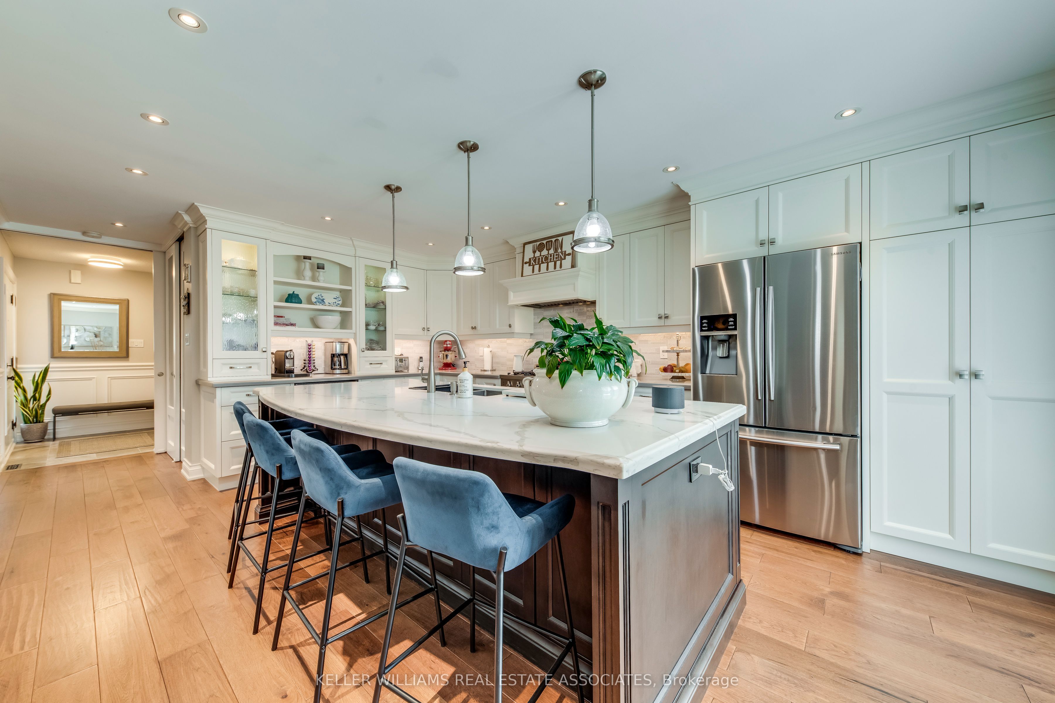 516 Ravenstone Court