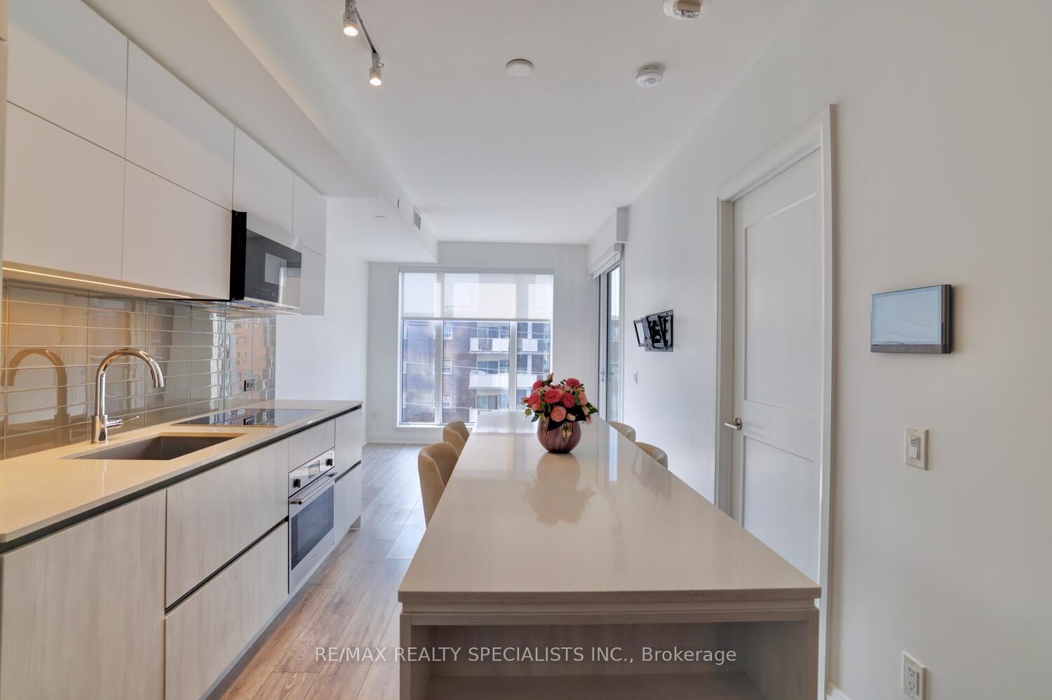 21 Park Street E, #616