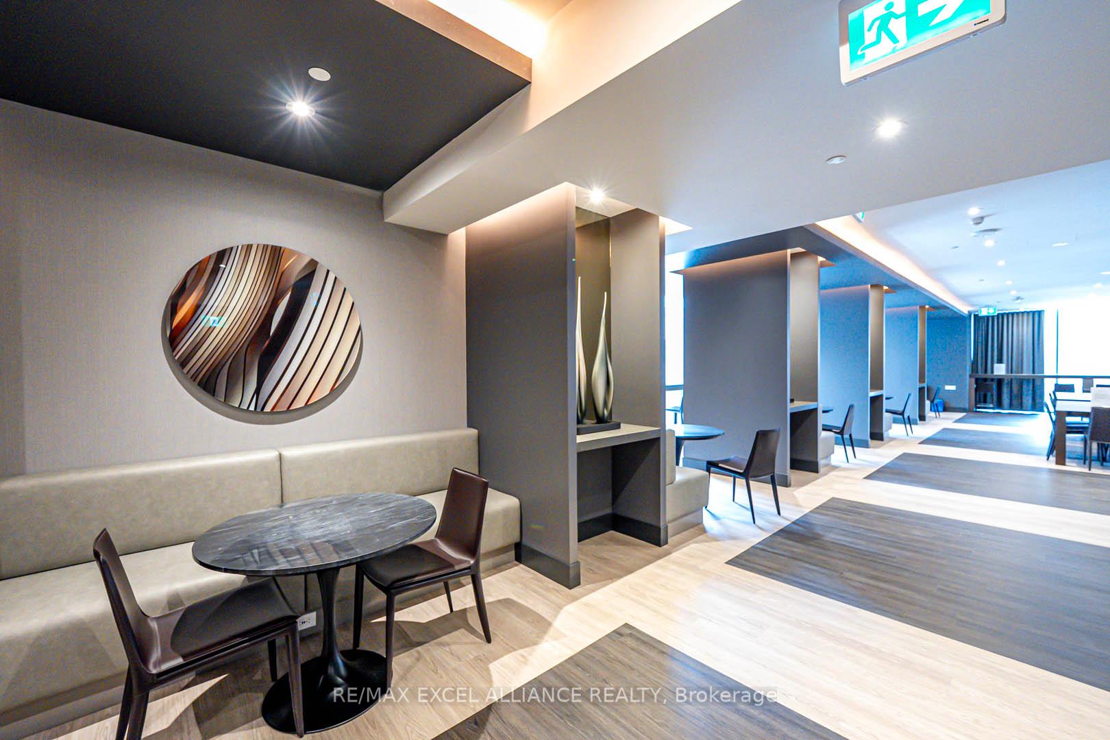 1 Bedroom Condo at 8 Cumberland,  Toronto For sale