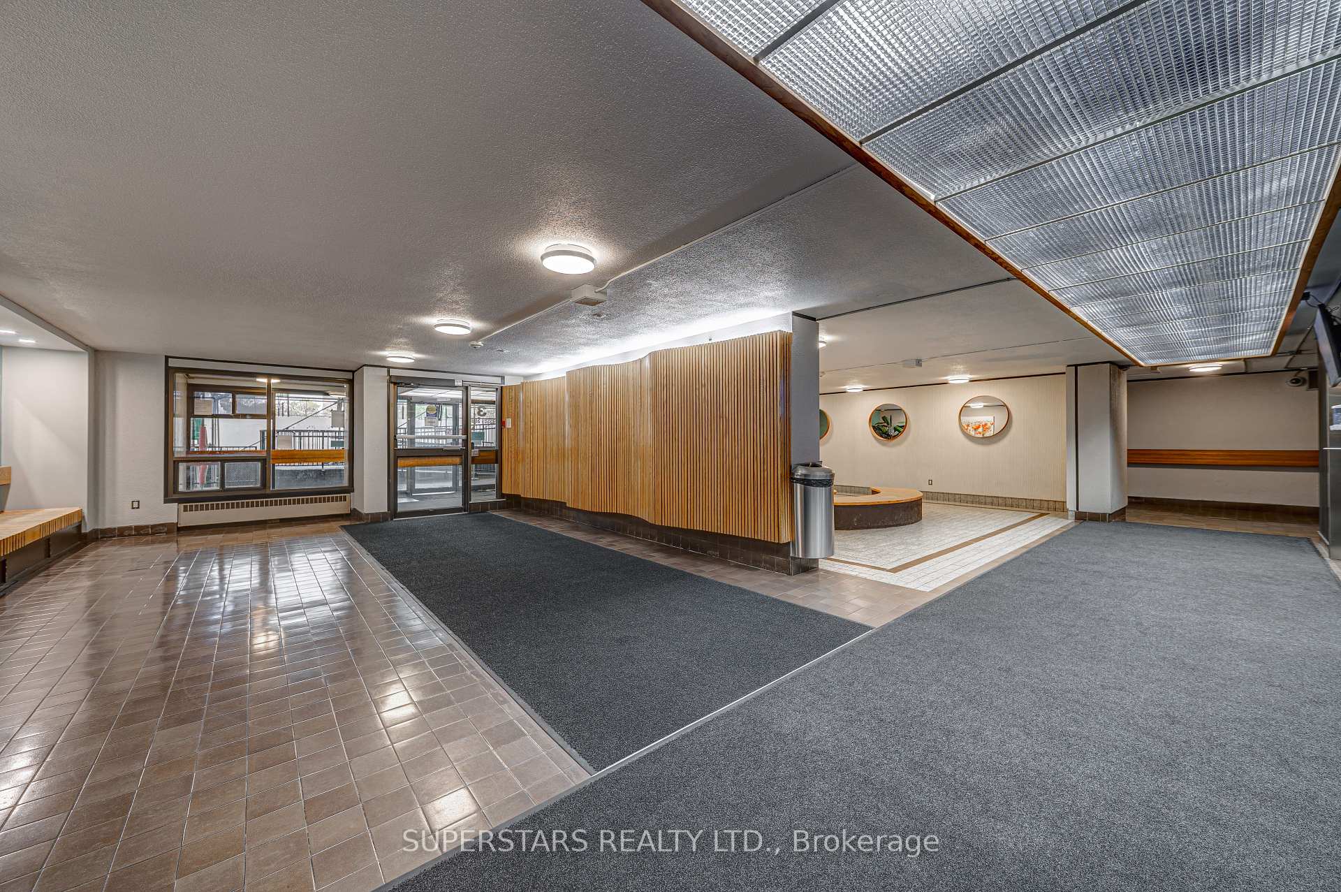 2 Bedrooms Condo at 3 Massey, Toronto For sale