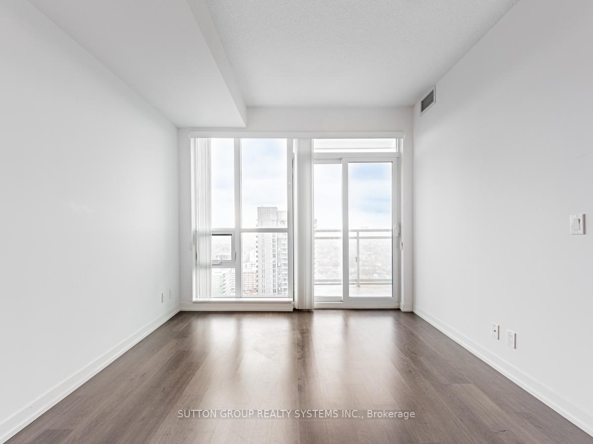 2 Bedrooms Condo at 98 Lillian, Toronto For sale
