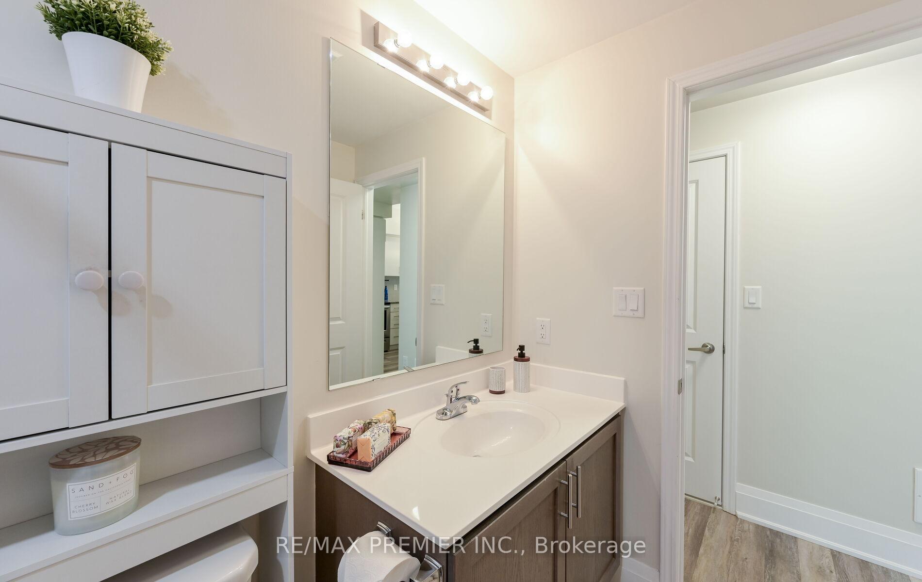 1 Bedroom Condo at 30 Fieldway, Toronto For sale