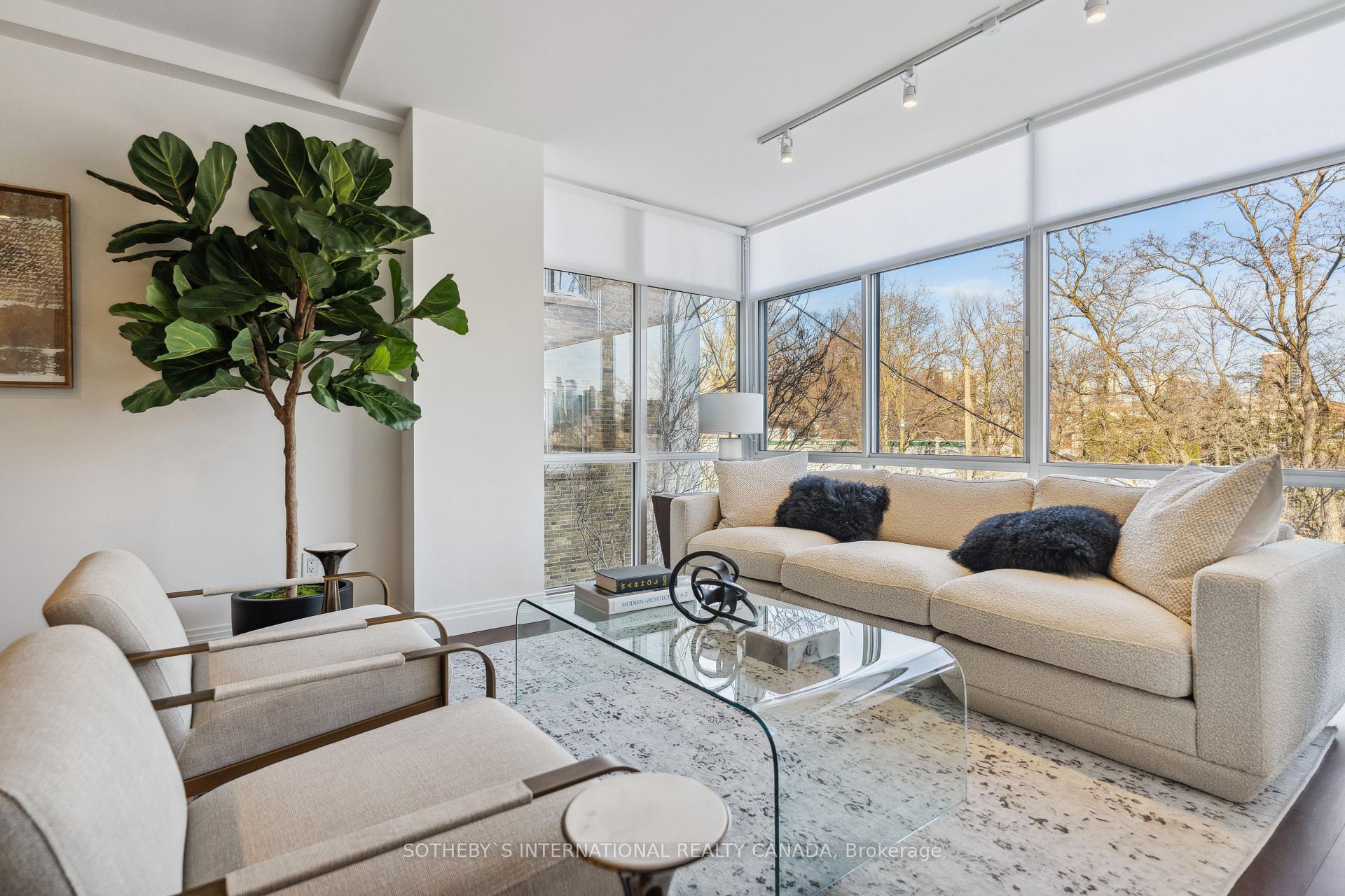 3 Bedrooms Condo at 1 Benvenuto,  Toronto For sale