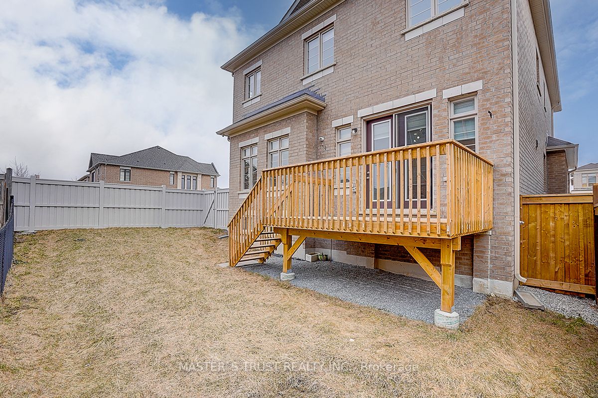220 Wesmina Avenue, Whitchurch-Stouffville Stouffville