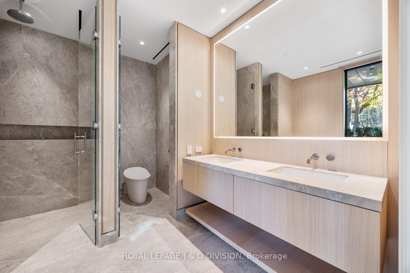 2 Bedrooms Condo at 7 Dale,  Toronto For sale