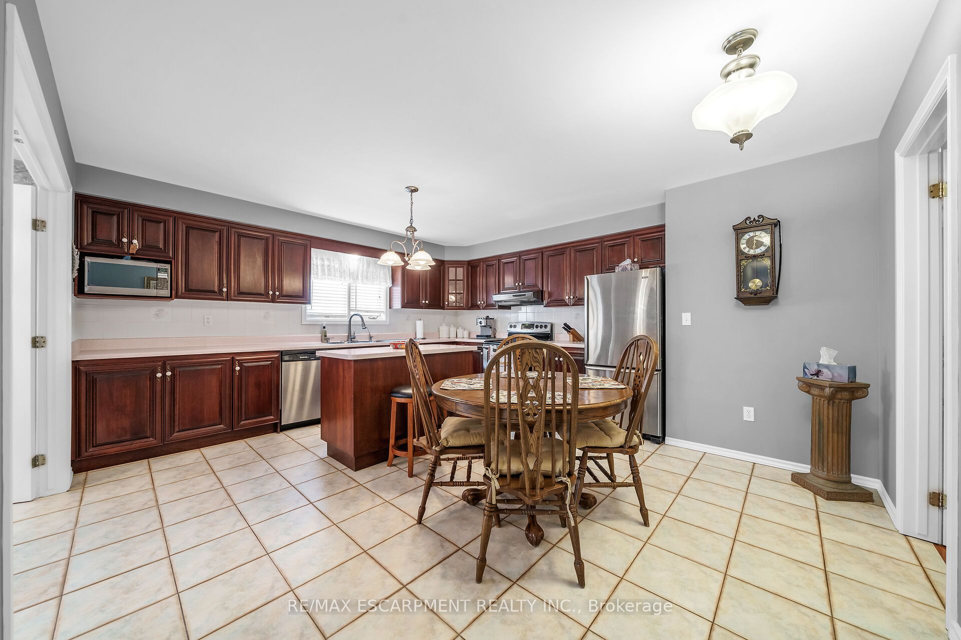 122 Fieldway Drive