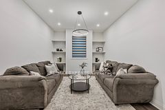 1411 Lobelia Crescent