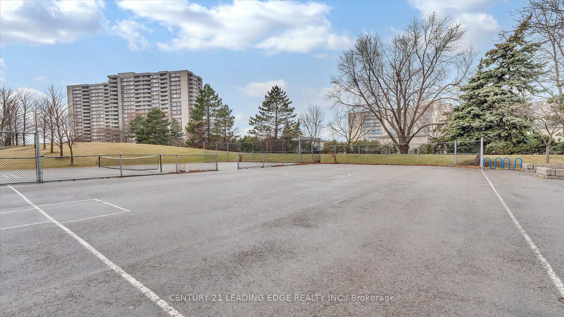 2 Bedrooms Condo at 80 Antibes, Toronto For sale