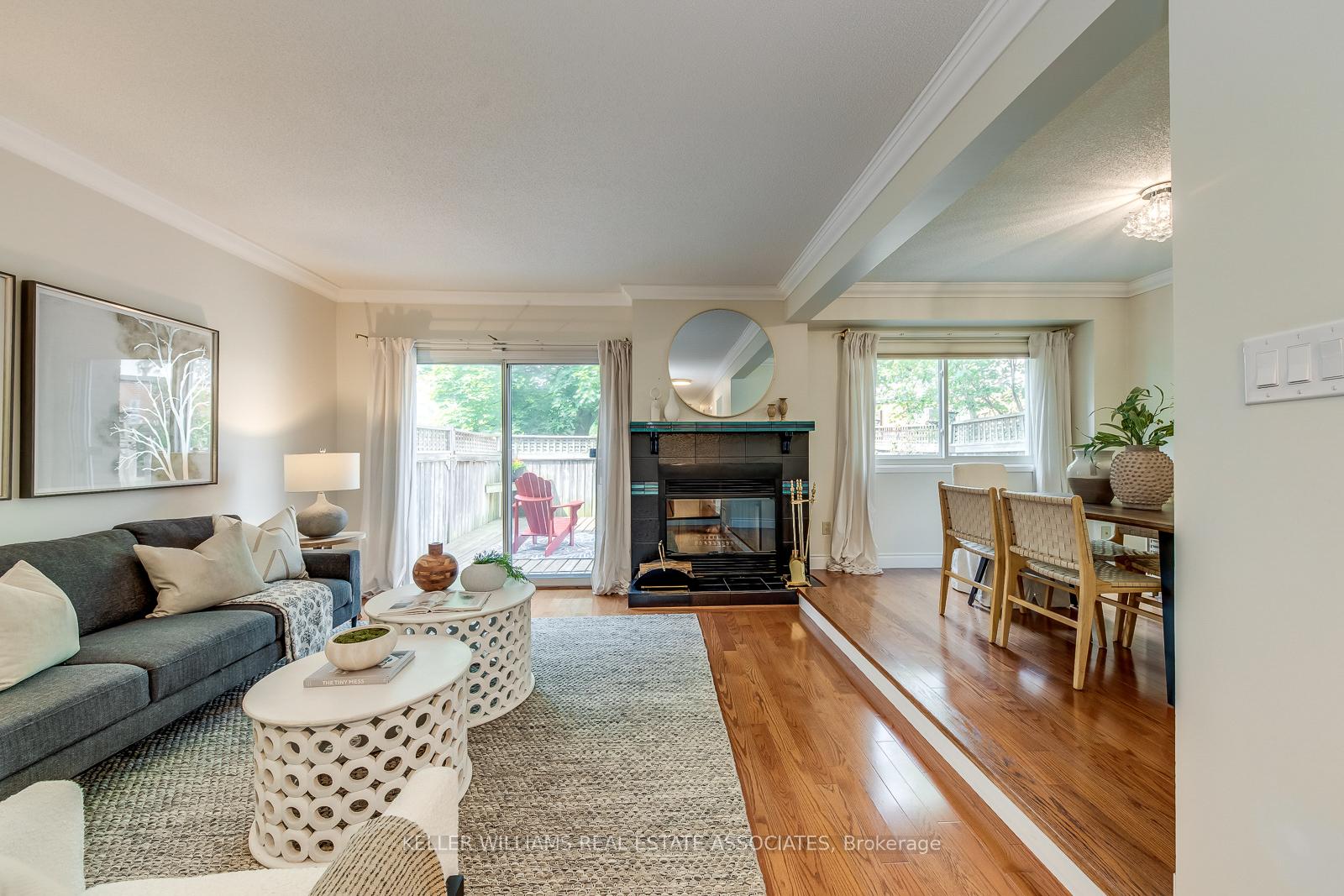 4 Bedrooms Condo at 3050 Orleans, Mississauga For sale