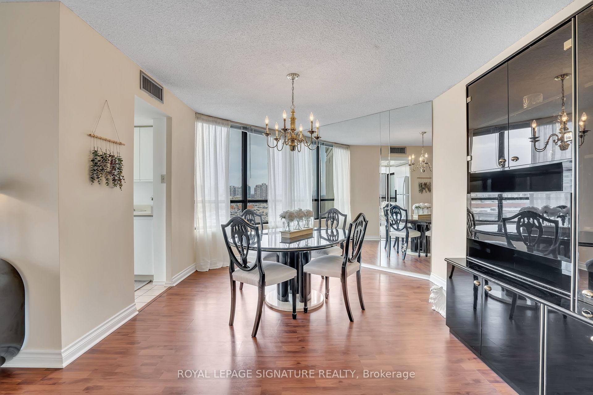 3 Bedrooms Condo at 7440 Bathurst, Vaughan For sale
