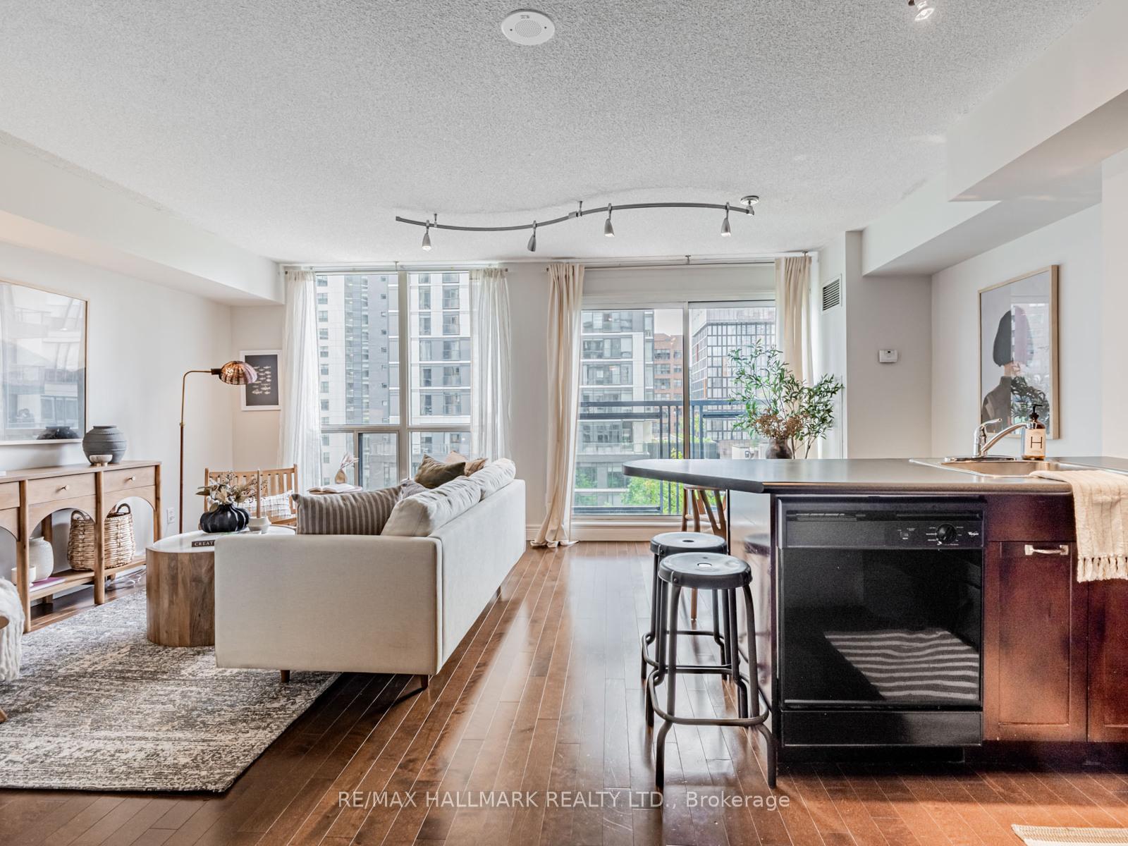 1 Bedroom Condo at 75 Dalhousie, Toronto For sale