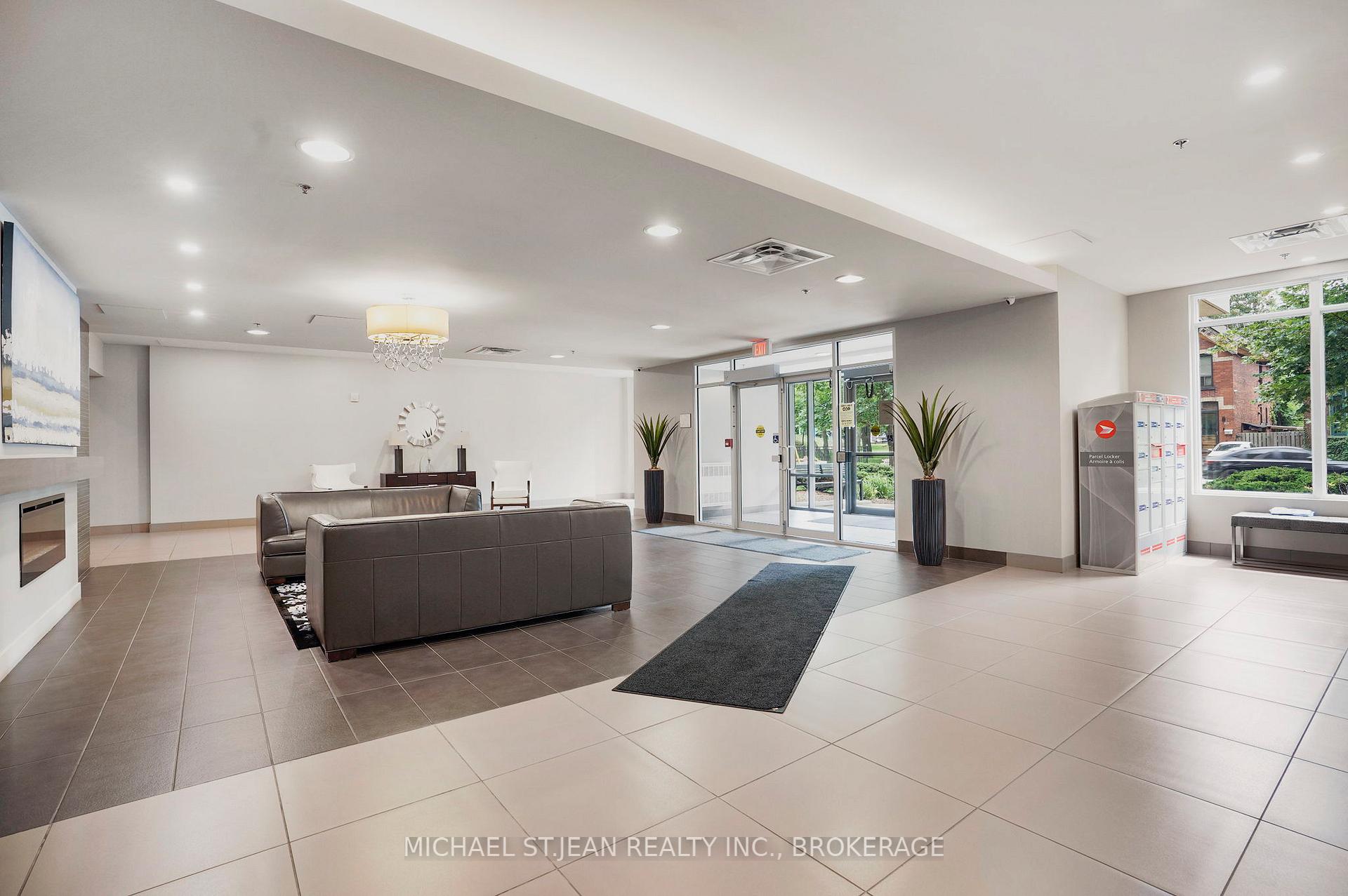1 Bedroom Condo at 90 Charlton, Hamilton For sale