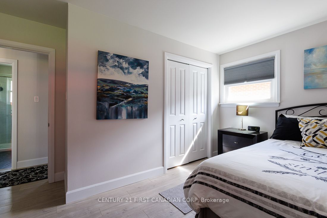 82 Queenston Crescent