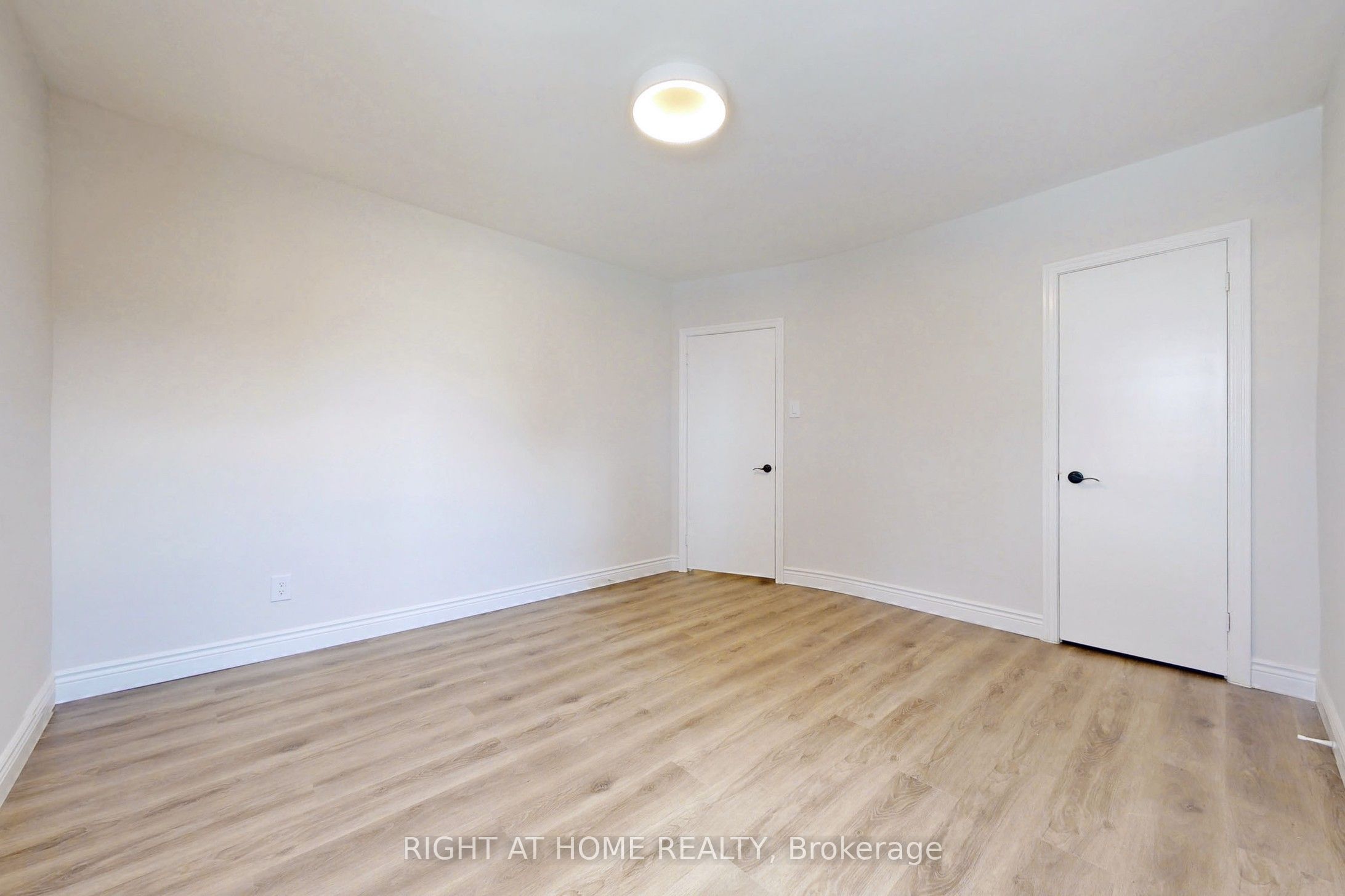 7 Rothwell Road, #Main