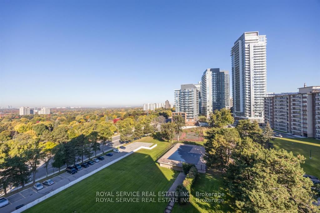 1 Bedroom Condo at 10 Parkway Forest,  Toronto For sale