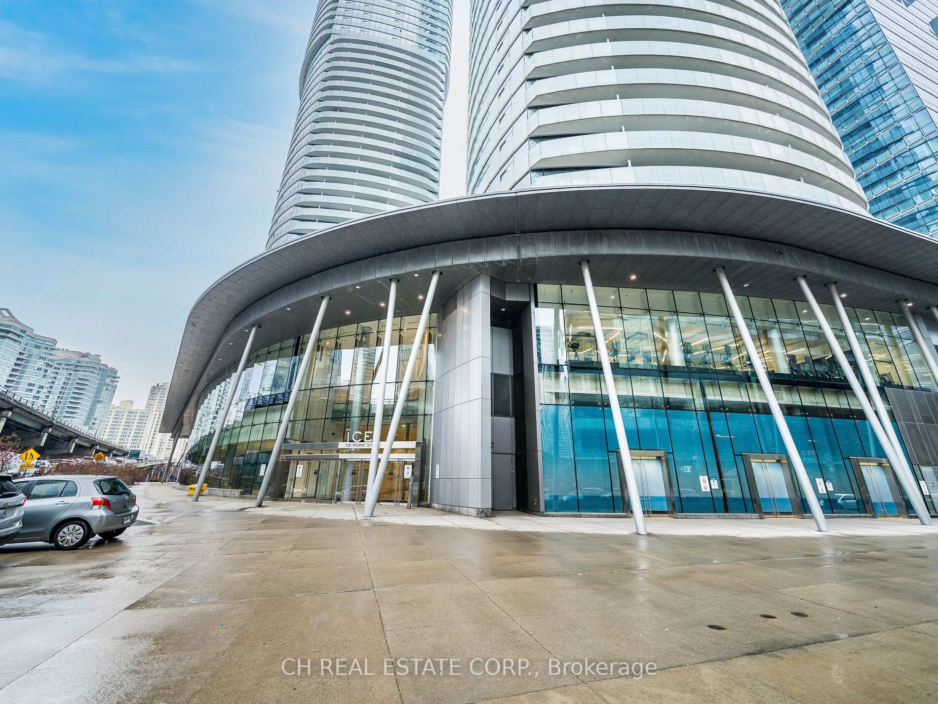 2 Bedrooms Condo at 12 York,  Toronto For sale